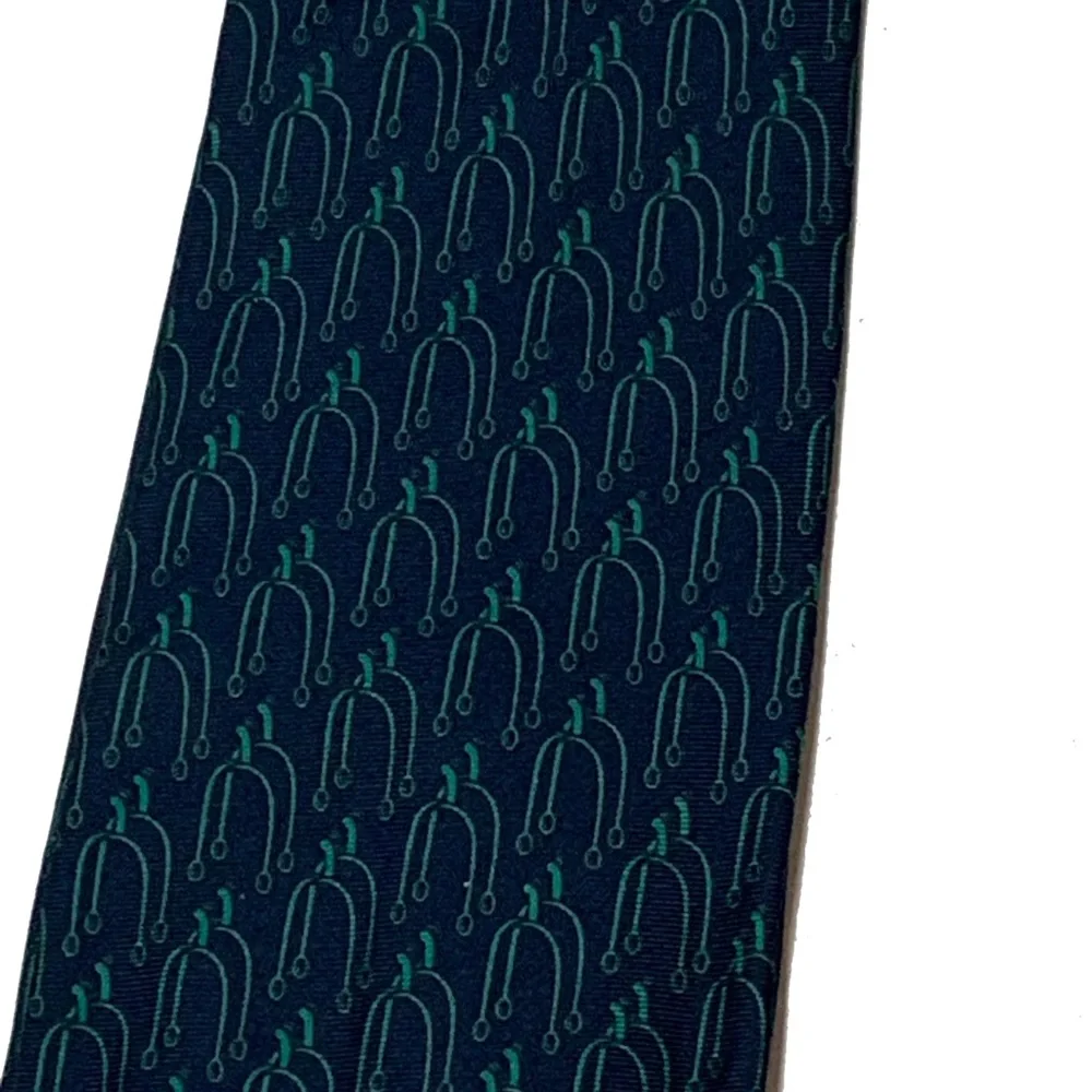 Gucci Elegant Men's Tie